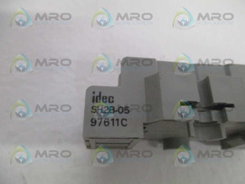 IDEC SH2B-05 RELAY SOCKET * NEW NO BOX *