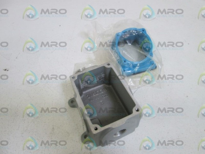 MELTRIC ANGLE/BOX 1/2" NPT 31-3A053-080-12 NSMP