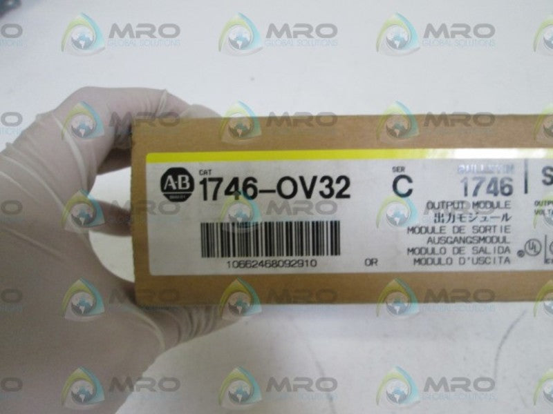 INDUSTRIAL SPARE PART SLC 500 1746-OV32 SER. C OUTPUT MODULE  NSMP