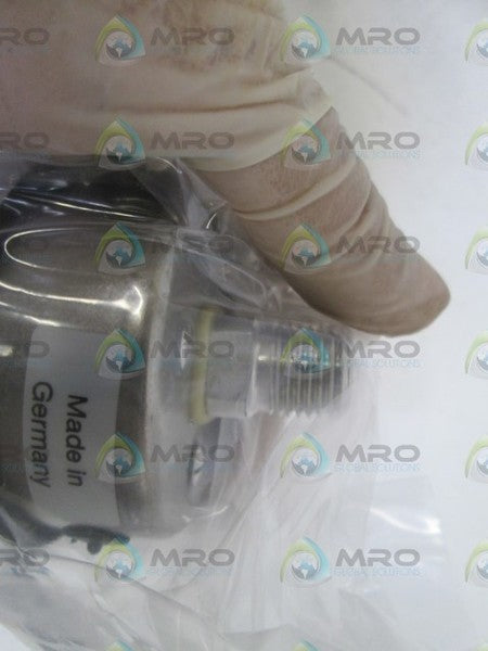 MC DANIEL CONTROLS, INC. GAUGE 1/4" NPT 0-30PSI Q3BC NSMP