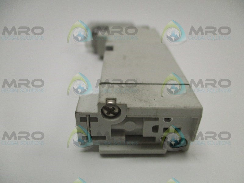 SMC SYJ5340-1LOZ SOLENOID VALVE (AS PICTURED)  NSNP