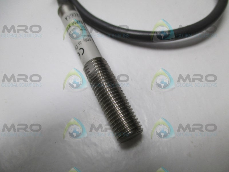OMRON E2FM-X1R5D1-M1GJ PROXIMITY SENSOR (MISSING ACCESSORIES)  NSNP