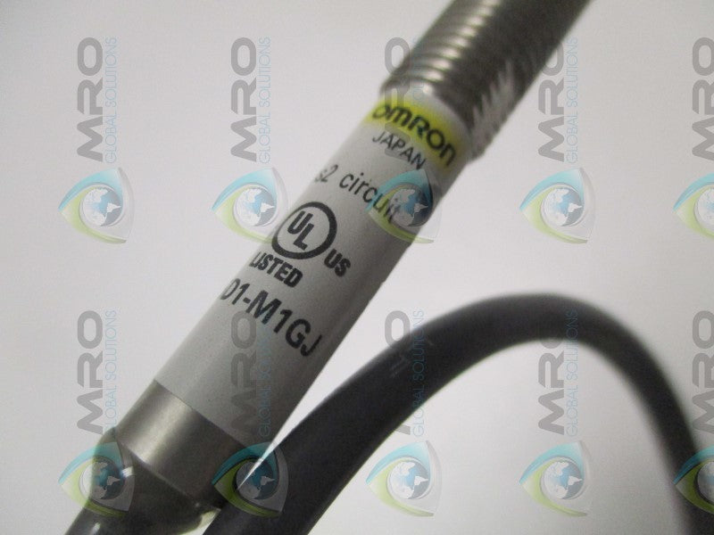 OMRON E2FM-X1R5D1-M1GJ PROXIMITY SENSOR (MISSING ACCESSORIES)  NSNP