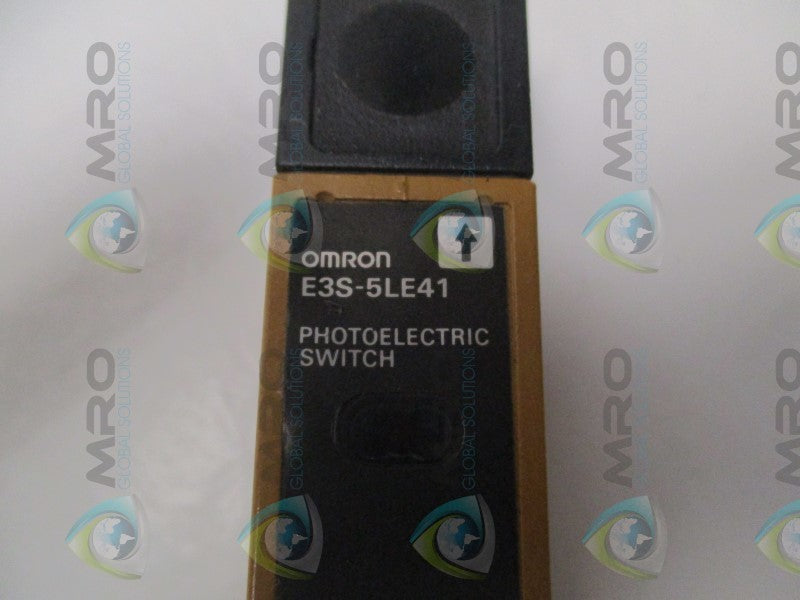 OMRON E3S-5LE41 PHOTOELECTRIC SWITCH (MISSING ACCESSORIES)  NSNP