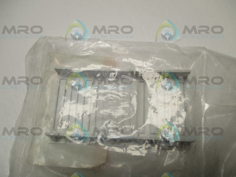 MERLIN GERIN 68991 5-POLE BLANKING PLATE  NSMP