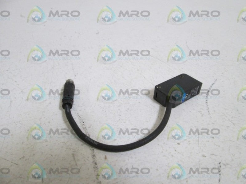 KEYENCE PHOTOELECTRIC SENSOR PZ-M52 NSNP