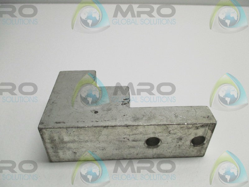 BURNDY K11A36U-2 600KCMIL-2 UNIVERSAL TERMINAL LUG  NSNP