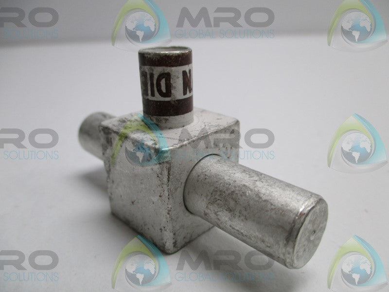THOMAS & BETTS M2D2M-3 UNINSULATED DOUBLE MALE DISCONNECT  NSNP