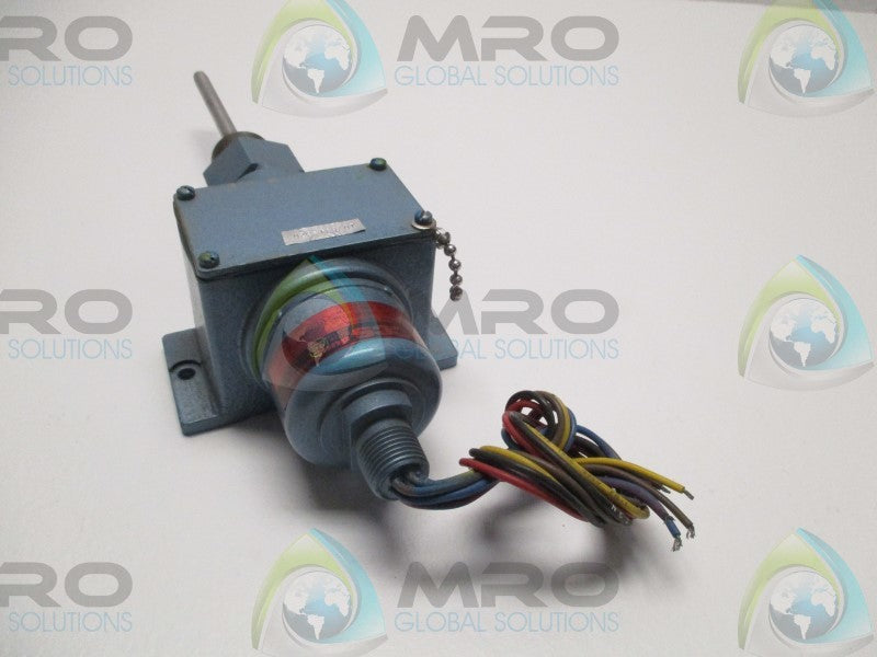 CCS 646THEM3-8S ADJUSTABLE TEMPERATURE SWITCH +100/+210F (REPAIRED)  UNMP