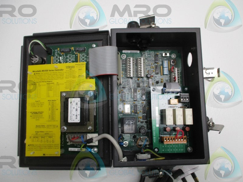 STI MC42D-2-AC 42748-4020 LIGHT CURTAIN CONTROLLER (NO KEY)  UNMP