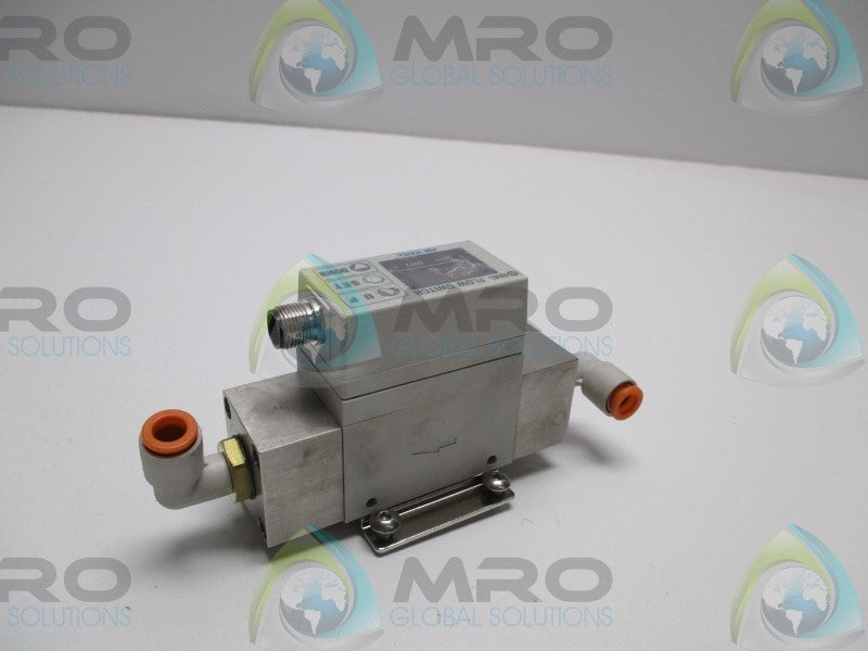 SMC PF2W720-F03-67 DIGITAL FLOW SWITCH (AS PICTURED)  NSNP