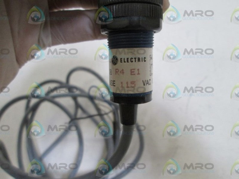 GENERAL ELECTRIC PHOTOELECTRIC SWITCH CR174DB R4 E1 UNMP