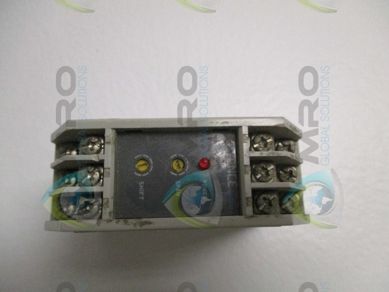 KEYENCE AT-210 AMPLIFIER SENSOR  UNMP