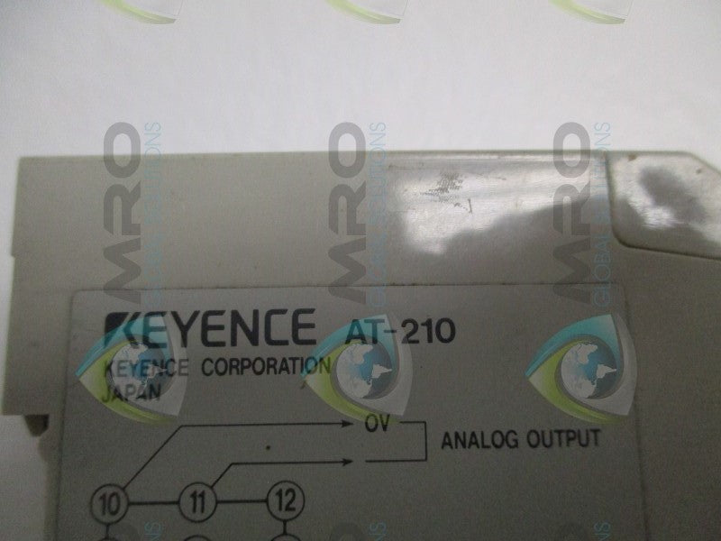 KEYENCE AT-210 AMPLIFIER SENSOR  UNMP