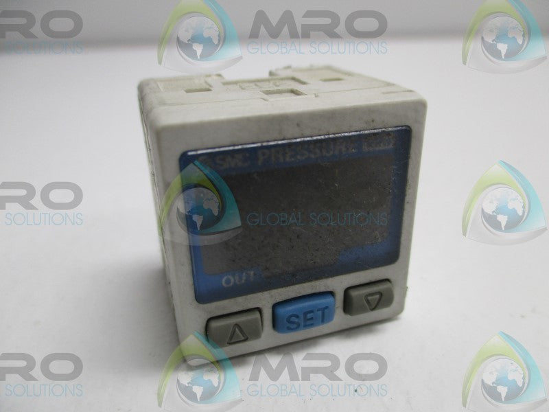 SMC ZSE30-01-25 DIGITAL PRESSURE SWITCH  UNMP