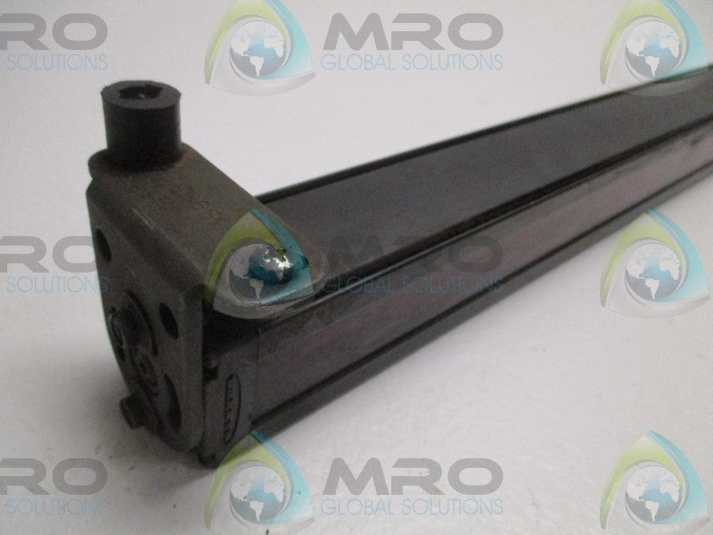 BANNER MINI-SCREEN MSE4424 SENDER LIGHT CURTAIN (AS PICTURED)  UNMP