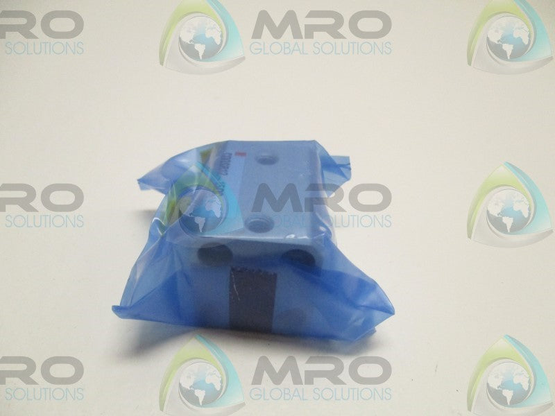 SMC CDQSB12-15DC COMPACT CYLINDER  NSNP