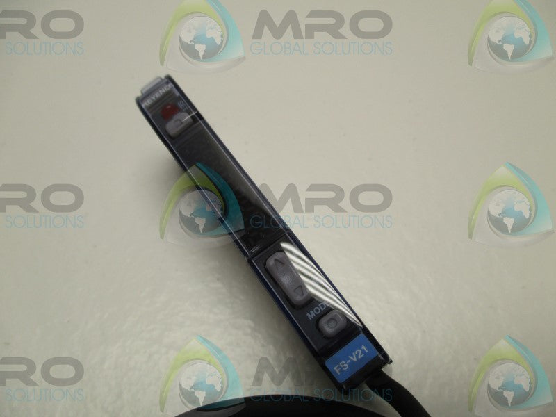 KEYENCE FS-V21 DUAL DIGITAL FIBER SENSOR  NSMP
