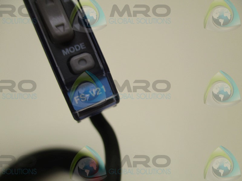 KEYENCE FS-V21 DUAL DIGITAL FIBER SENSOR  NSMP
