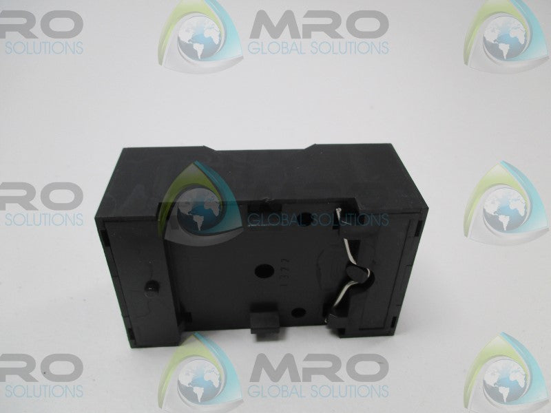 SCHRACK MT78755 RELAY SOCKET  NSNP