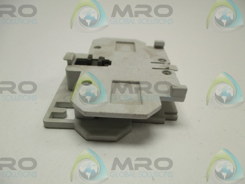 CUTLER HAMMER C320KGS6 AUXILIARY CONTACT BLOCK  UNMP