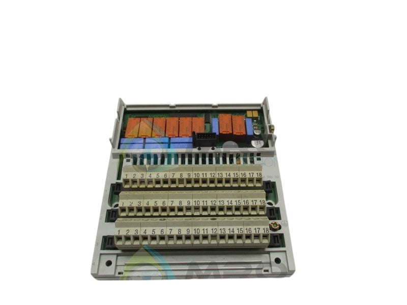 SCHNEIDER TSX MOMENTUM 170ADM39030 I/O BASE  UNMP