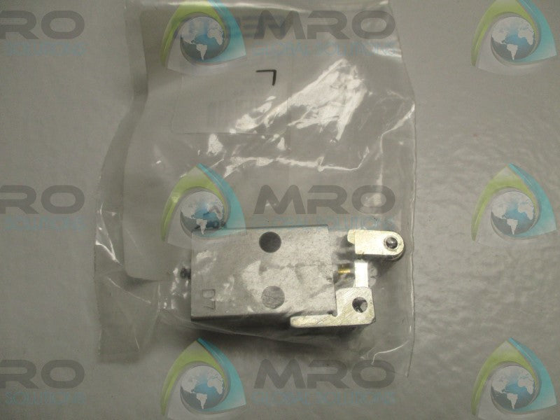 FESTO R-3-M5 ROLLER LEVEL VALVE * NEW IN FACTORY BAG *