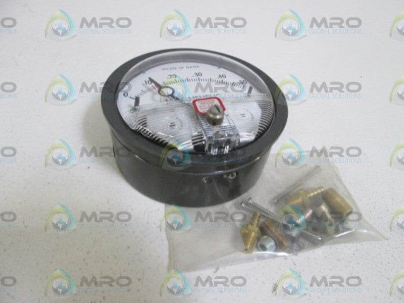 DWYER 2001/2C PRESSURE GAUGE  NSNP