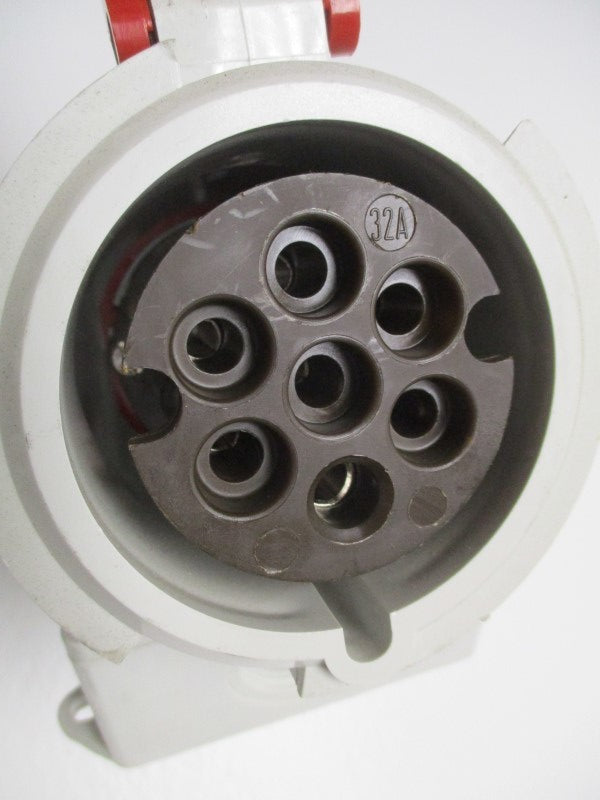 CEEFORM 32-6h/380 WALL MOUNTING SOCKET OUTLET  NSNP