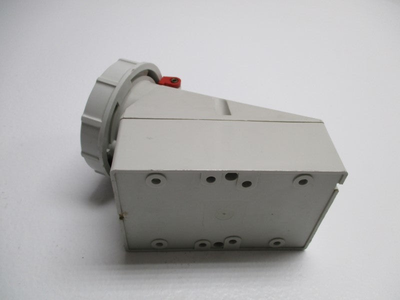 BALSCEENORM 32-6h/380-415 WALL MOUNTING SOCKET OUTLET  NSNP