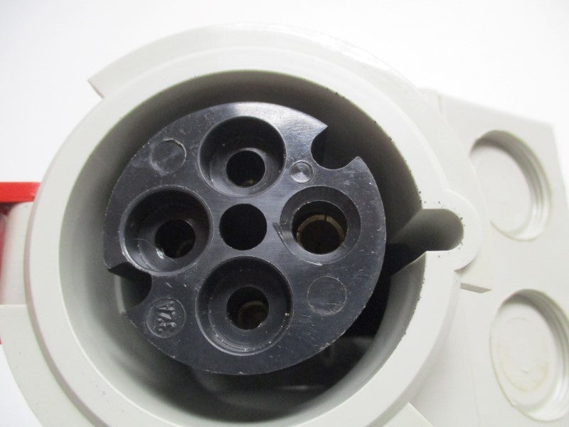 BALSCEENORM 32-6h/380-415 WALL MOUNTING SOCKET OUTLET  NSNP