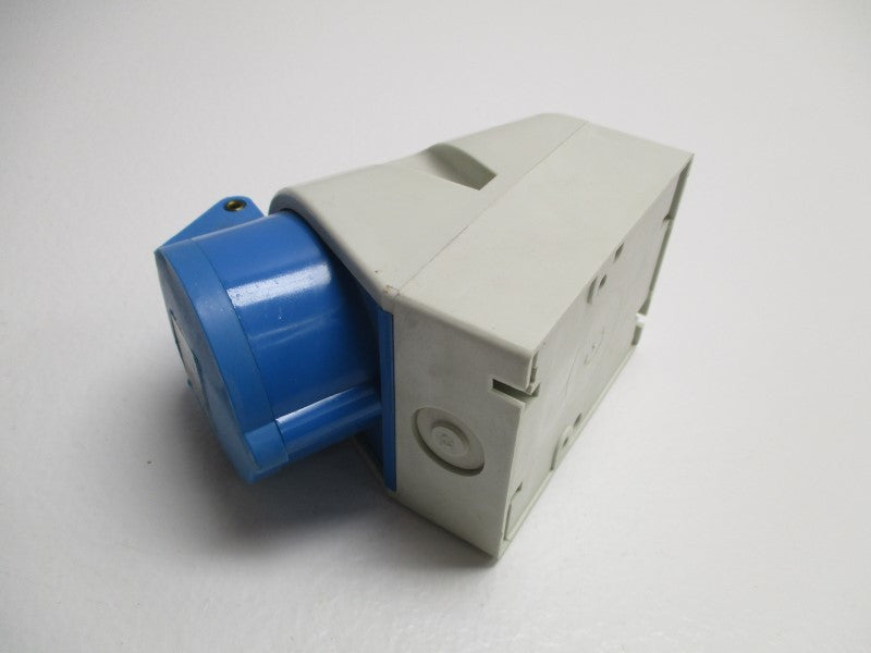 BALSCEENORM 16-9h/127/220/138/240 WALL MOUTING SOCKET OUTLET  NSNP
