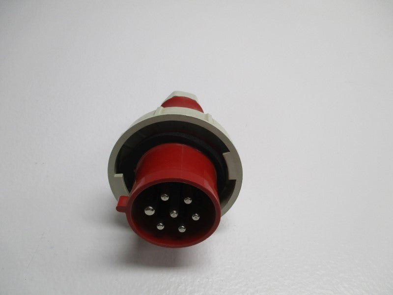 CEEFORM 32-6h/380 PIN & SLEEVE PLUG  NSNP