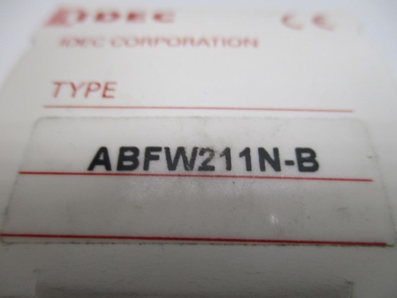 IDEC ABFW211N-B BLACK PUSHBUTTON  NSMP