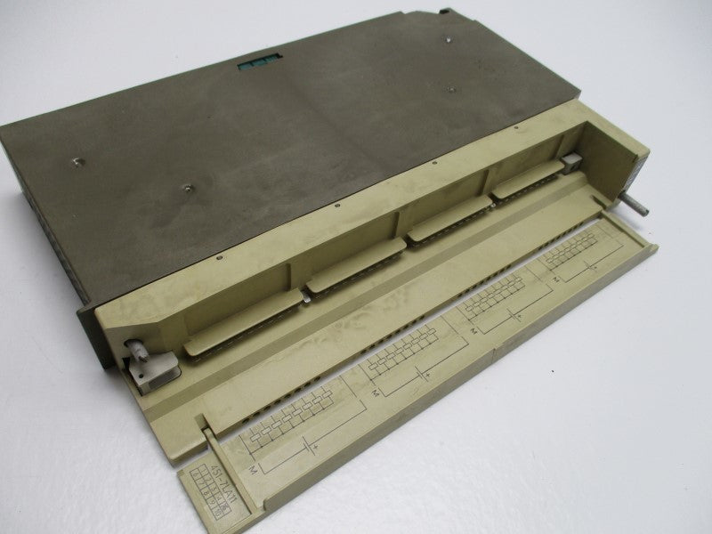 SIEMENS SIMATIC S5 6ES5451-7LA11 DIGITAL OUTPUT MODULE (AS PICTURED)  UNMP
