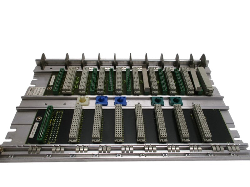 SIEMENS SIMATIC S5 6ES5700-2LA12 SUBRACK CR2  UNMP
