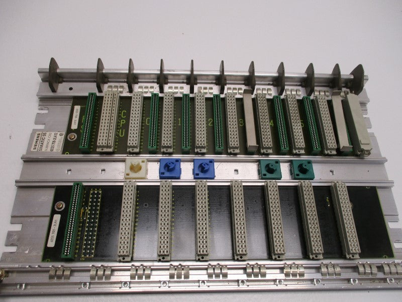 SIEMENS SIMATIC S5 6ES5700-2LA12 SUBRACK CR2  UNMP
