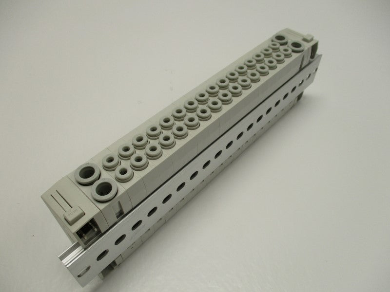SMC SS5Y3-45-16B-C4 MANIFOLD VALVE BASE  NSNP