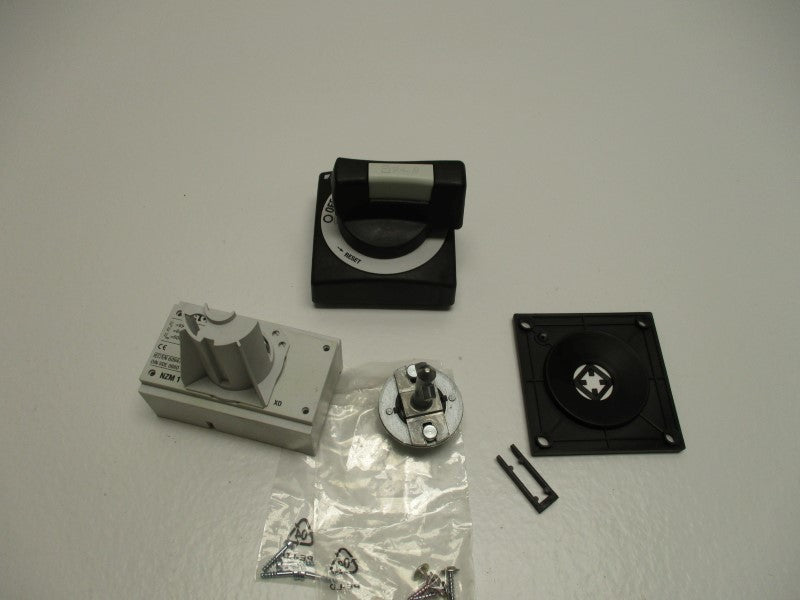 EATON NZM1-XTVD DOOR COUPLING ROTARY HANDLE (AS IS)  NSMP
