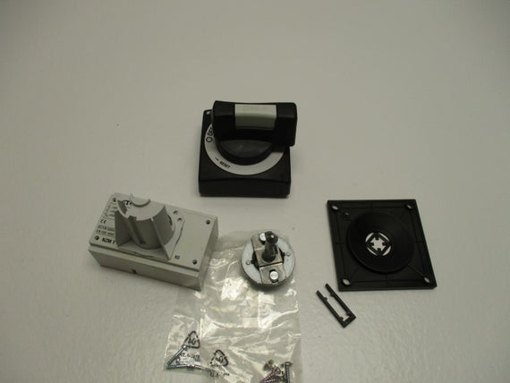 EATON NZM1-XTVD DOOR COUPLING ROTARY HANDLE (AS IS)  NSMP