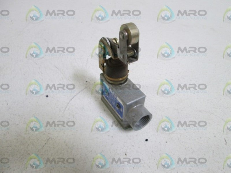 MICRO SWITCH LIMIT SWITCH W/ROLLER ARM BZE-2RN28 NSNP