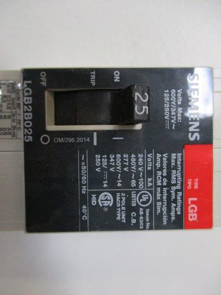 SIEMENS LGB2B025 CIRCUIT BREAKER 25A 240V  UNMP