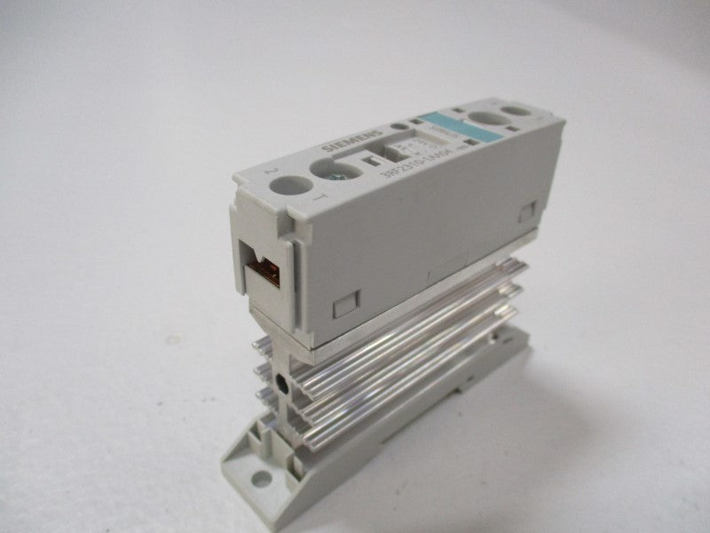 SIEMENS 3RF2310-1AA04 24VDC (MISSING ACCESSORIES)  NSMP