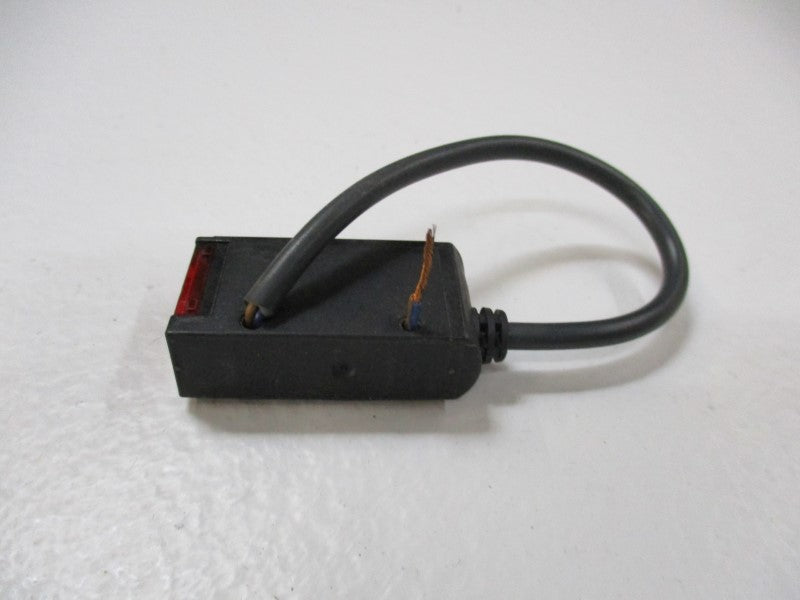 OMRON E3S-AT11-L (AS PICTURED)  UNMP