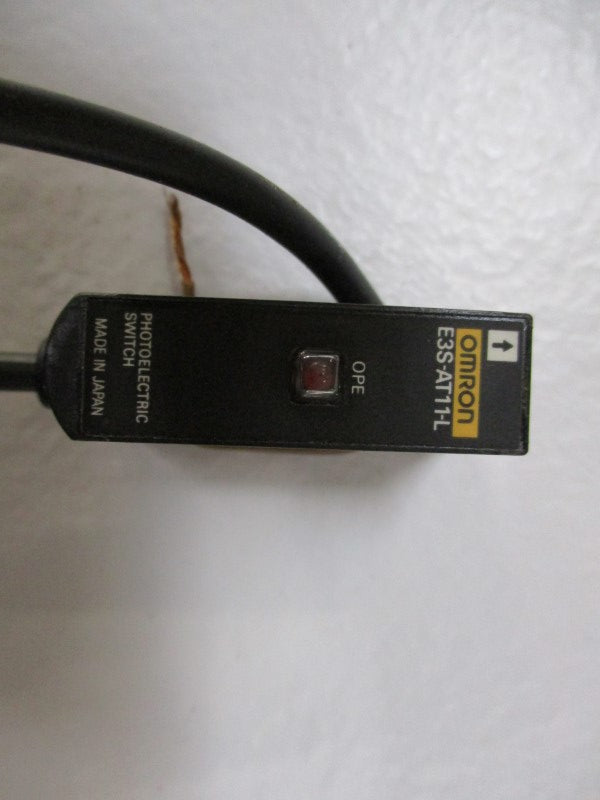 OMRON E3S-AT11-L (AS PICTURED)  UNMP