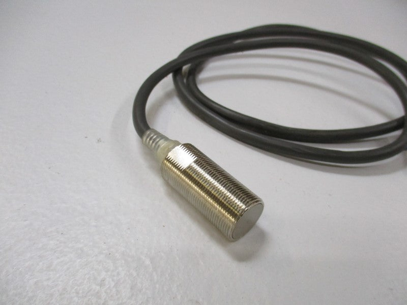 OMRON E2E-X5Y1  UNMP