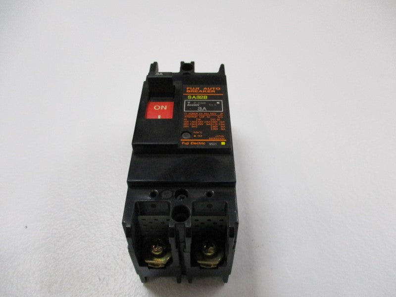 FUJI ELECTRIC SA32B3 CIRCUIT BREAKER 3A 220VAC  UNMP