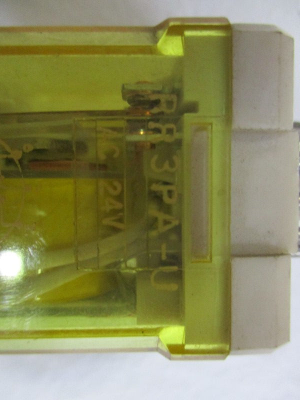 IDEC RR3PA-U RELAY 24VAC  UNMP