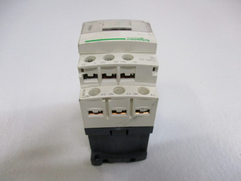SCHNEIDER CAD32BL (MISSING ACCESSORIES)   NSNP