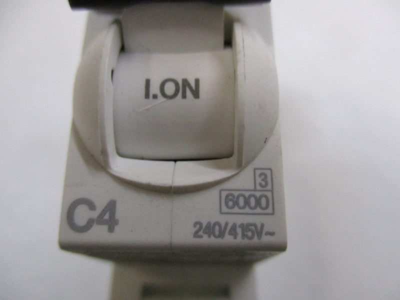SCHNEIDER A9F44104 CIRCUIT BREAKER 4A 240/415V  NSNP